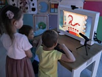 Образовательный интерактивный комплекс «Умное зеркало логопеда „Зазеркалье“» со встроенным ПК и сенсорным экраном — фото 11